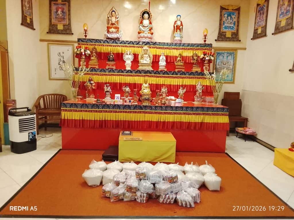 Saat Beras dan Mie Menjadi Bahasa Kepedulian: Kegiatan LLCS Vihara Vajra Bumi Buddhaloka (慧炬同修會) di Wagir, Malang